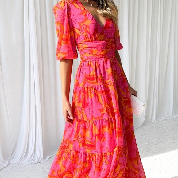 Gingham and Heels Catana Maxi Dress in tangerine floral! Size 4 - Picture 2 of 5